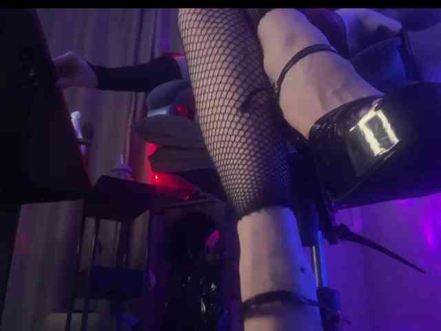 Miss-Liya webcam