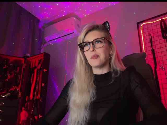 Miss-Liya webcam