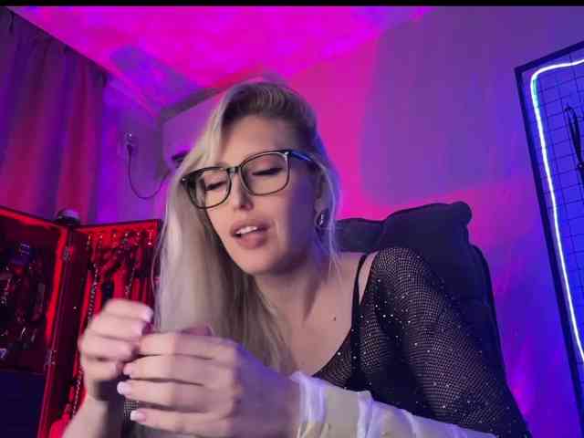 Miss-Liya webcam