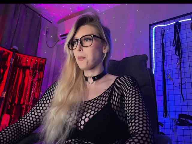 Miss-Liya webcam
