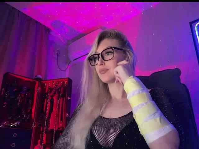 Miss-Liya webcam