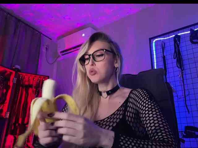 Miss-Liya webcam