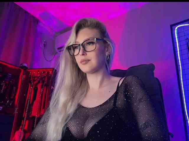 Miss-Liya webcam
