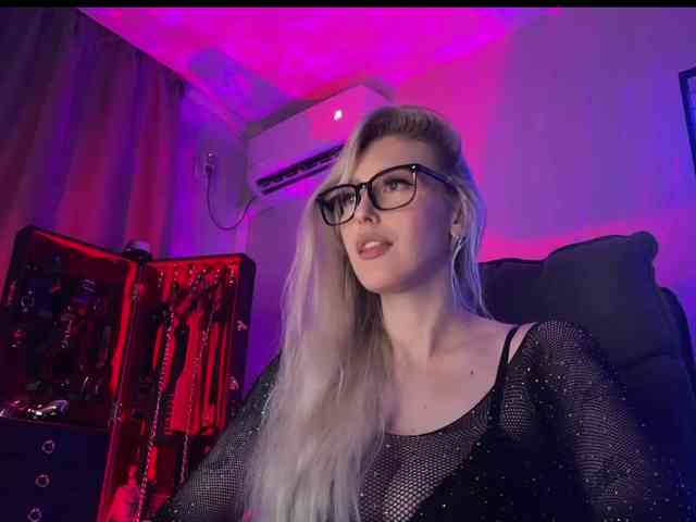 Miss-Liya webcam