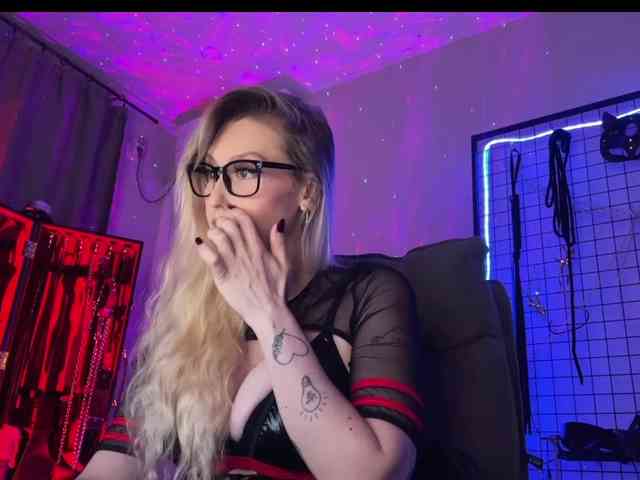 Miss-Liya webcam