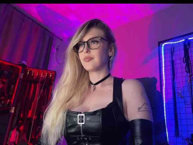 Miss-Liya webcam