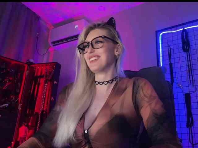 Miss-Liya webcam
