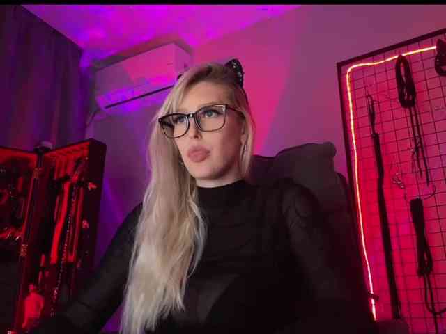 Miss-Liya webcam