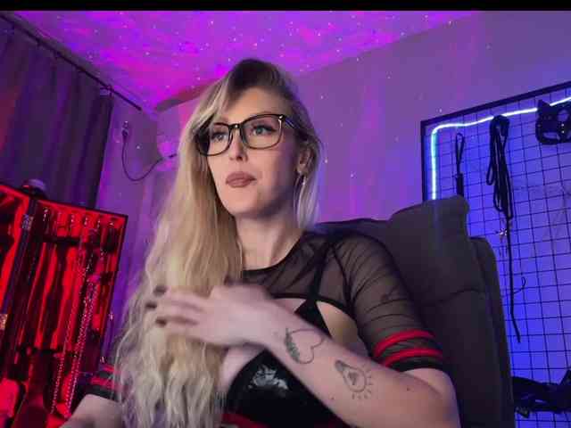 Miss-Liya webcam