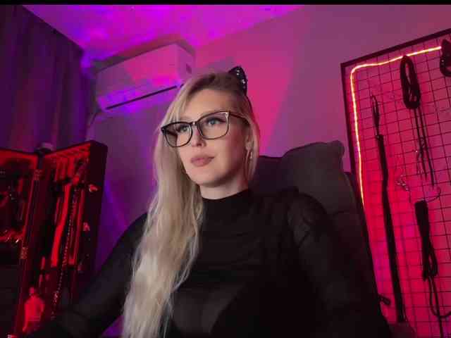 Miss-Liya webcam