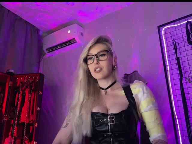 Miss-Liya webcam