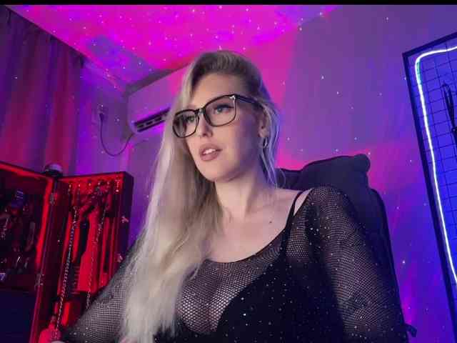 Miss-Liya webcam