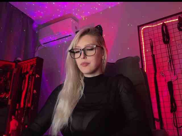 Miss-Liya webcam