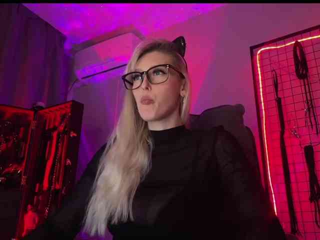 Miss-Liya webcam
