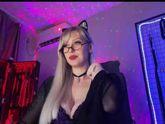 Miss-Liya webcam