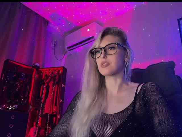 Miss-Liya webcam