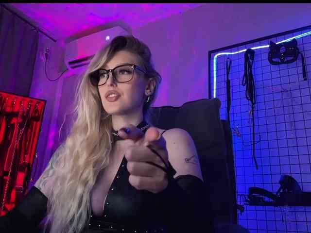 Miss-Liya webcam
