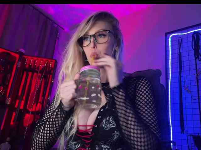 Miss-Liya webcam