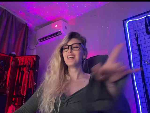 Miss-Liya webcam