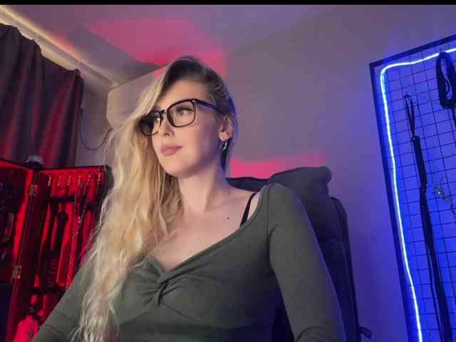 Miss-Liya webcam