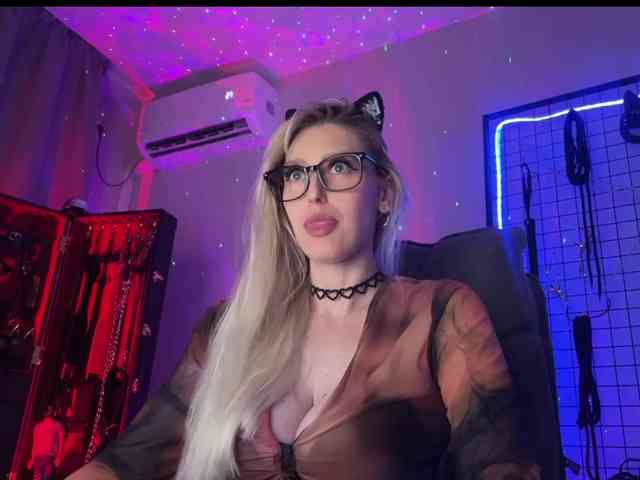 Miss-Liya webcam