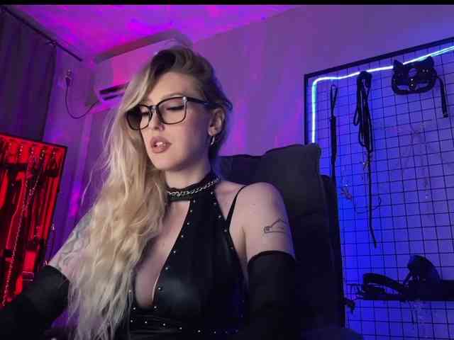 Miss-Liya webcam