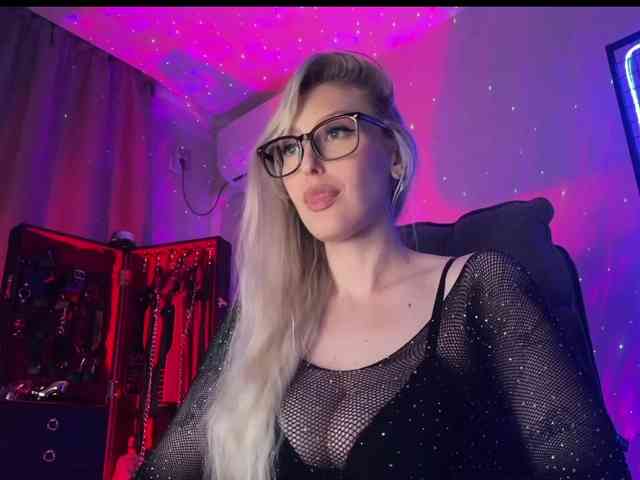 Miss-Liya webcam