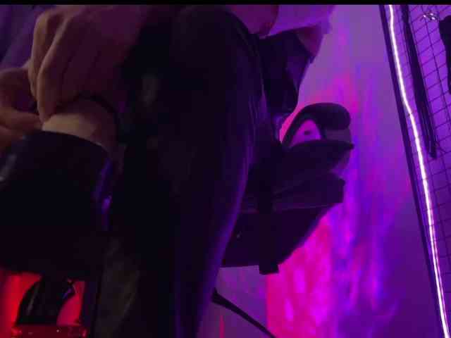 Miss-Liya webcam