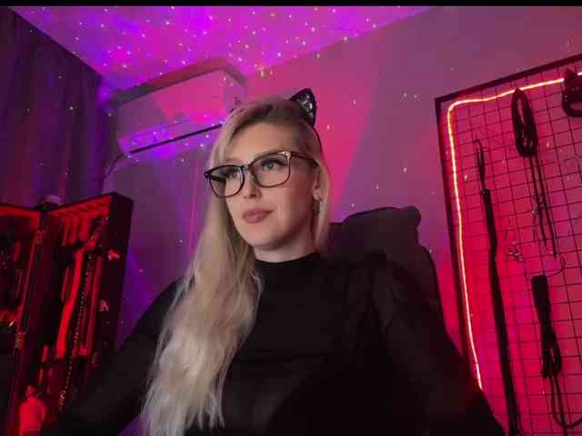 Miss-Liya webcam
