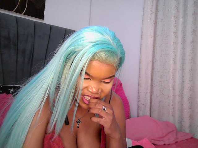 QueenB2