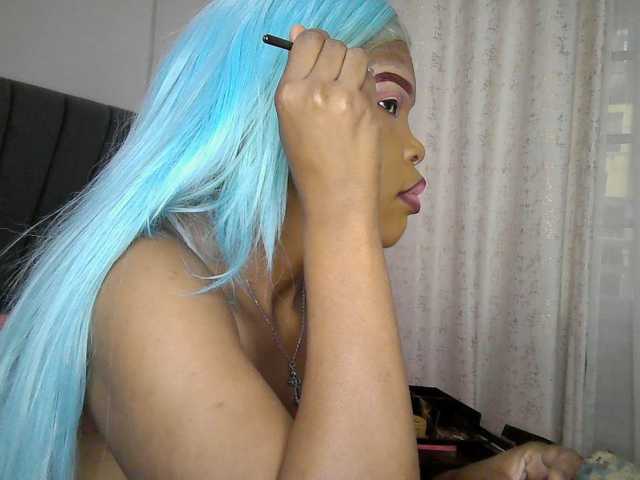 QueenB2