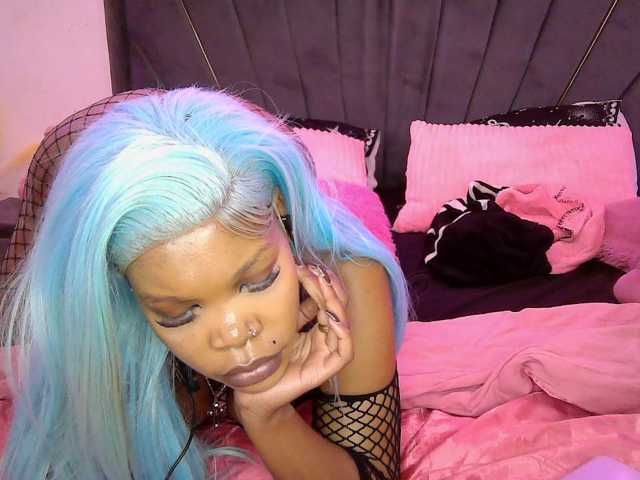 QueenB2