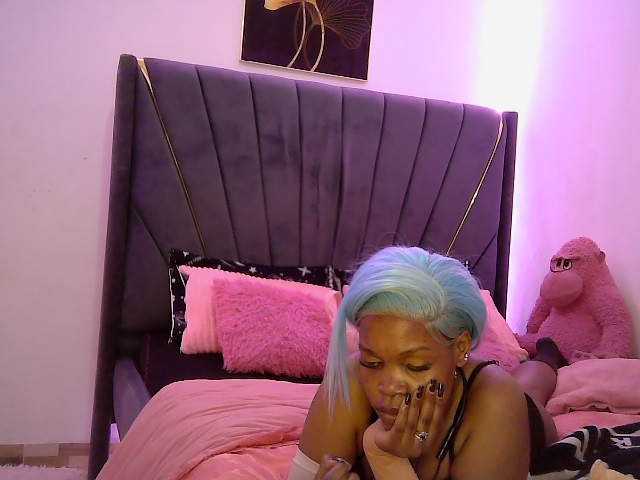 QueenB2