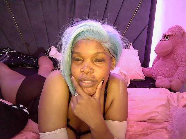 QueenB2
