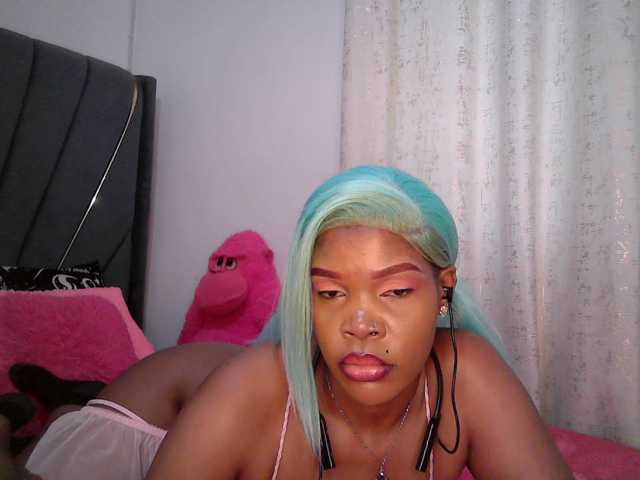 QueenB2
