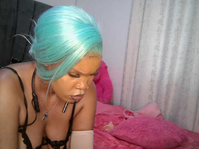 QueenB2