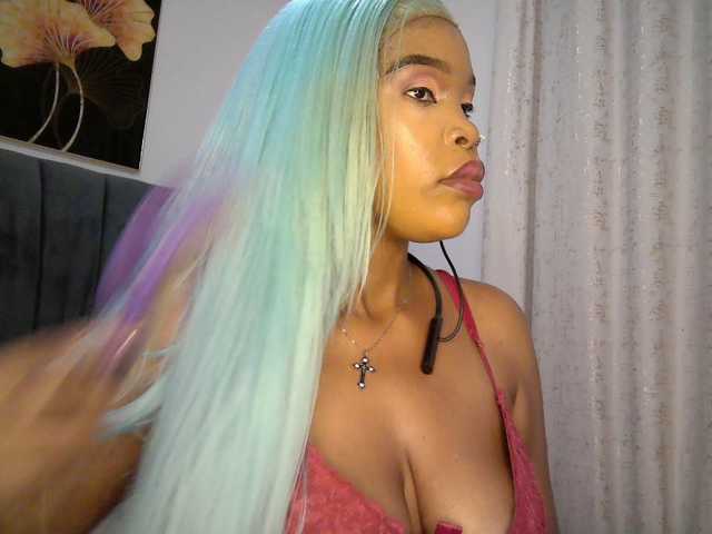 QueenB2
