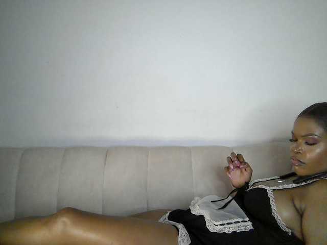 QueenB2