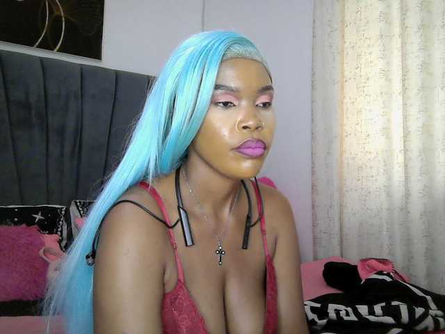 QueenB2