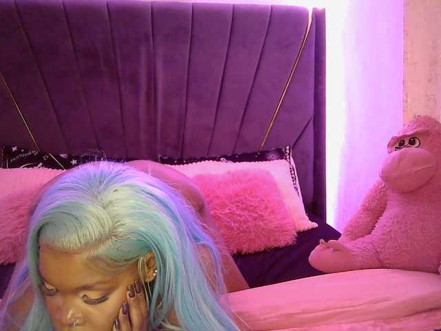 QueenB2