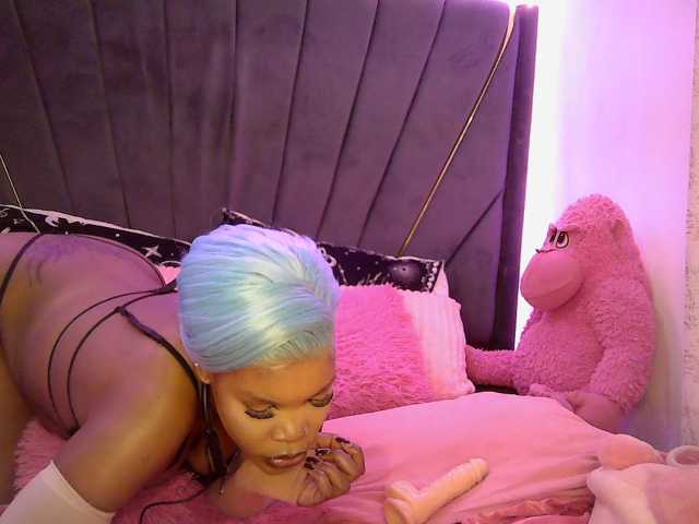 QueenB2