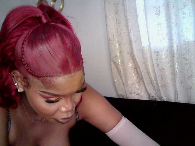 QueenB2