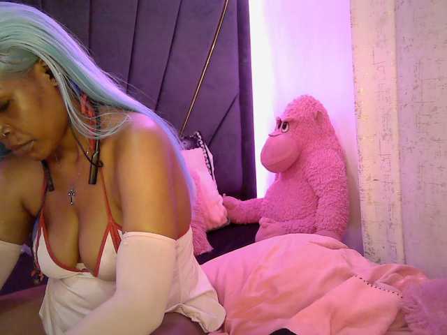 QueenB2