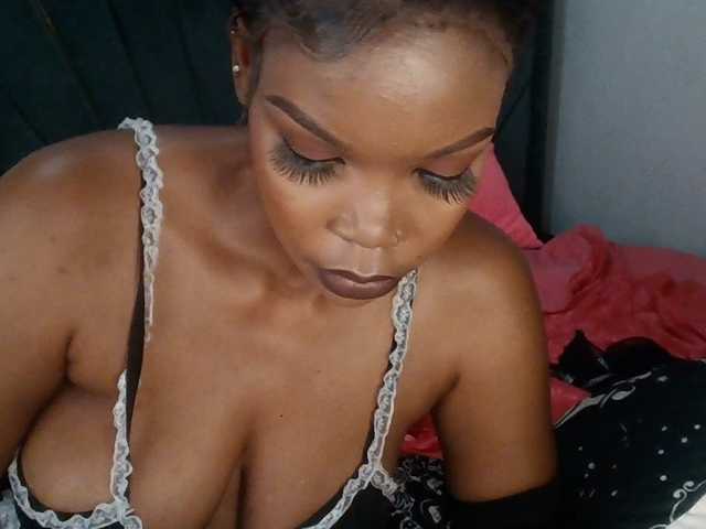QueenB2