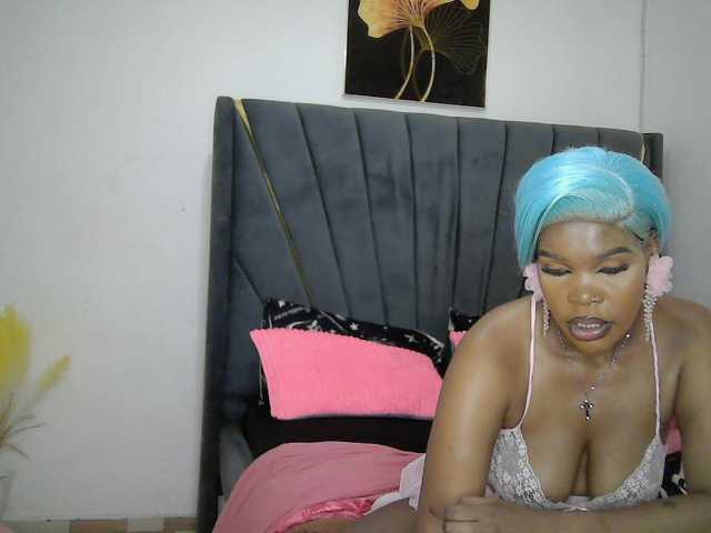 QueenB2
