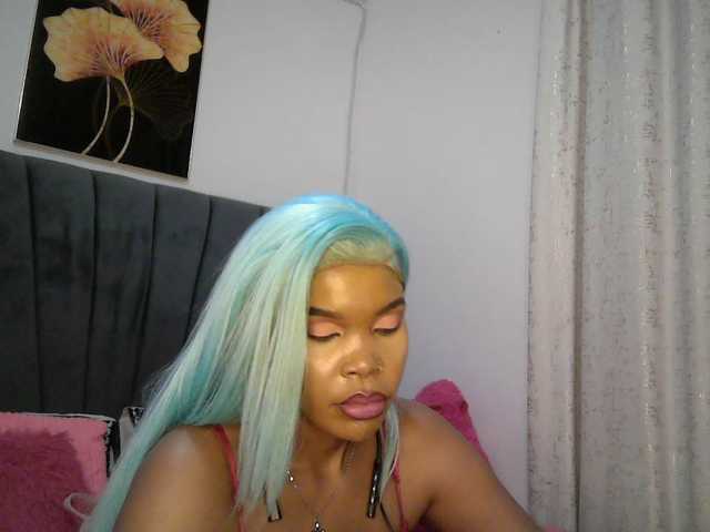 QueenB2