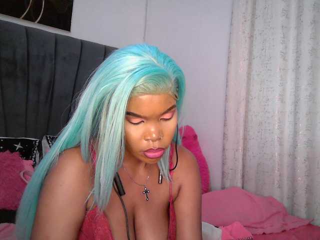 QueenB2