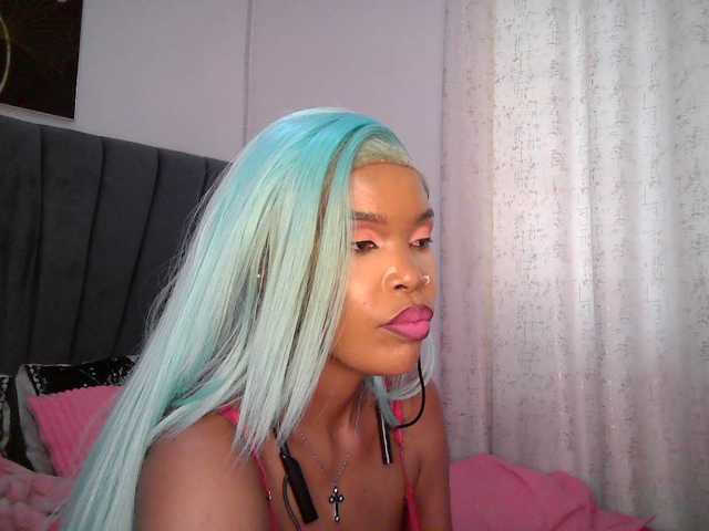 QueenB2