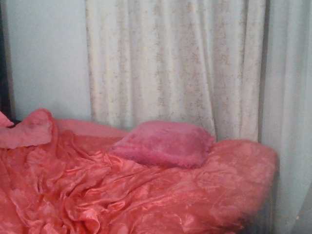 QueenB2 live webcam show