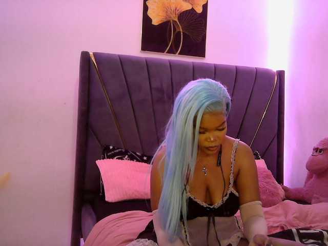 QueenB2